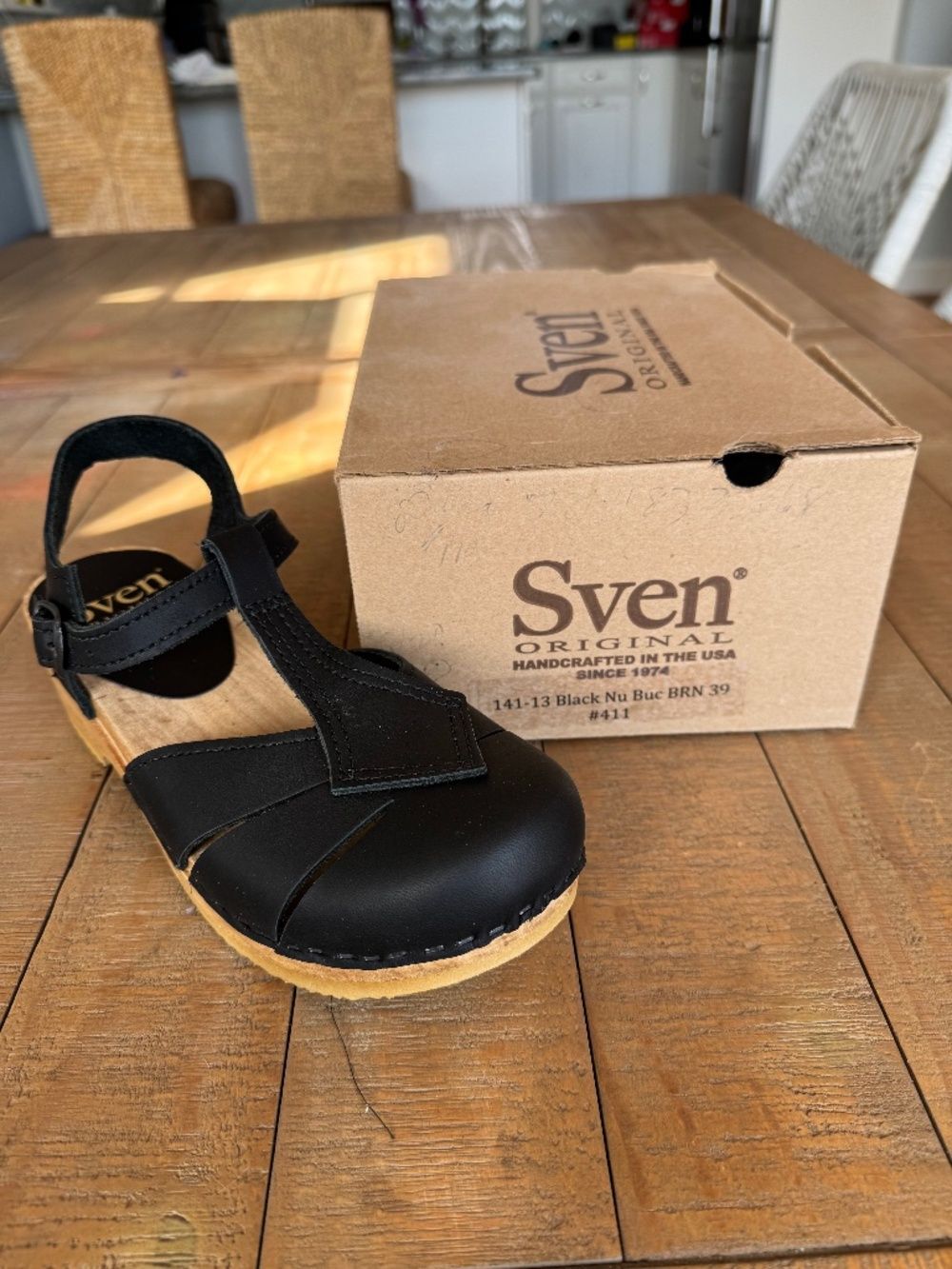 Sven T Strap Black Clog Size 8.5
